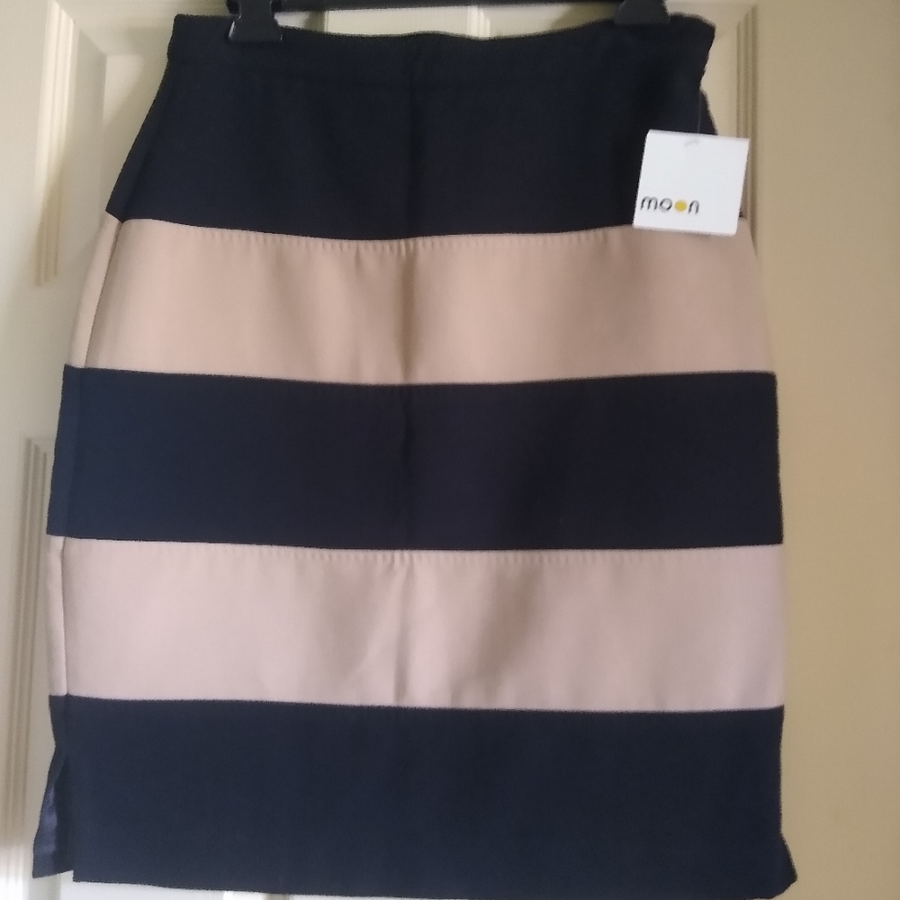 Stylish Camel/Black Color block Skirt